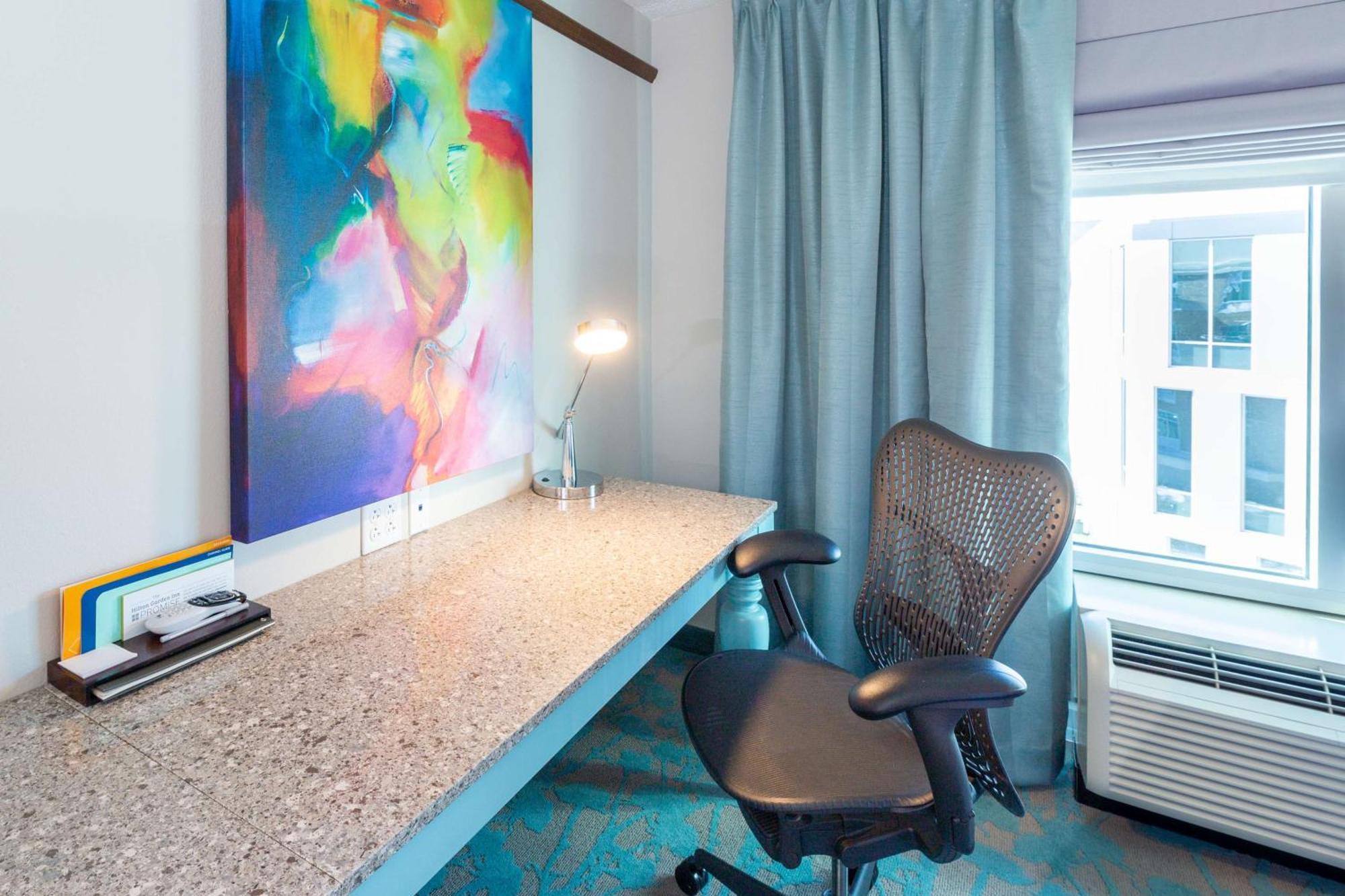 Hilton Garden Inn Asheville Downtown Extérieur photo